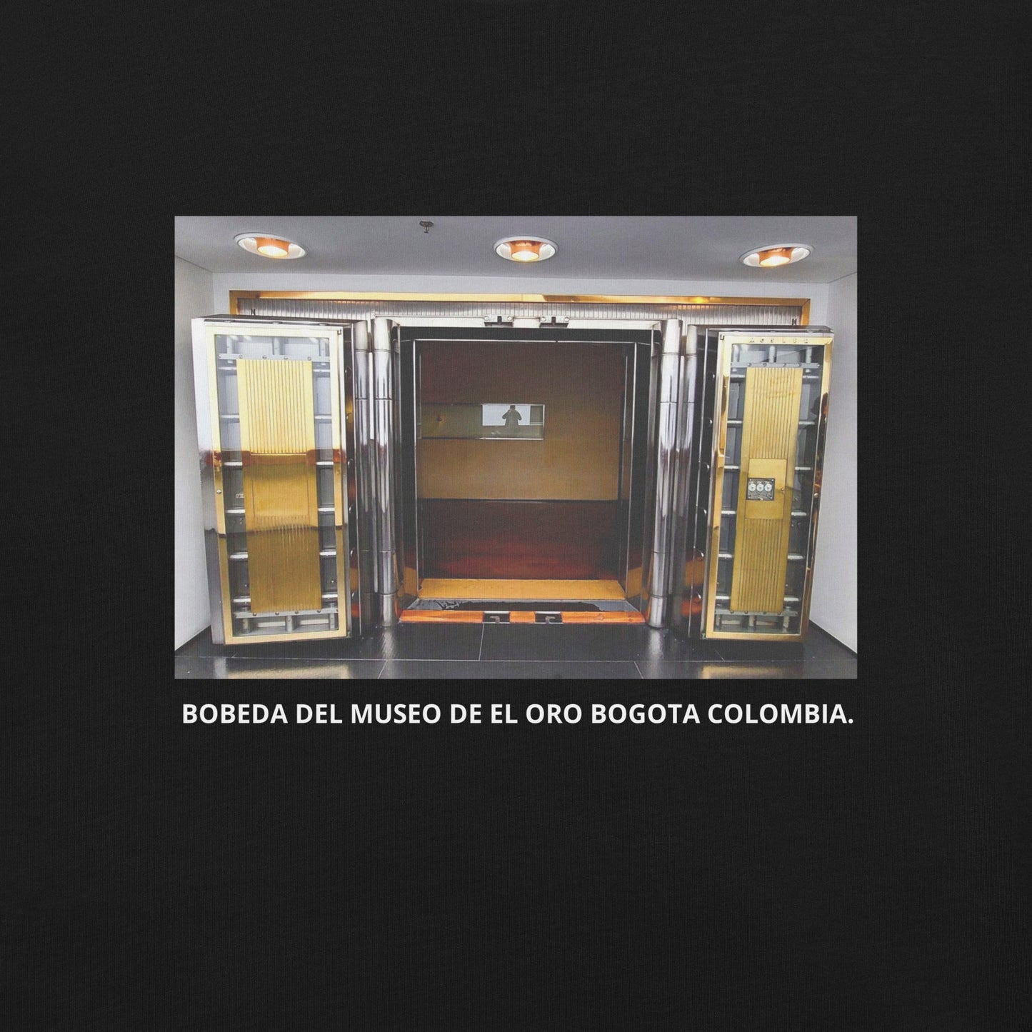 CAMISETA UNISEX CON UNA FOTOGRAFIA ORIGINAL DEL MUNDO, BOBEDA DEL MUSEO DE EL ORO BOGOTA COLOMBIA.