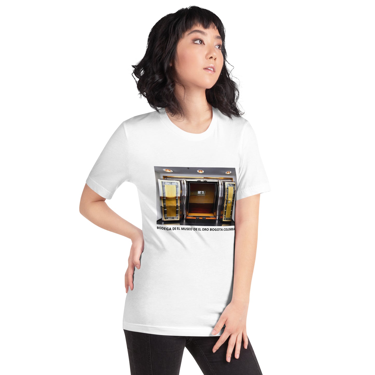 CAMISETA UNISEX CON UNA FOTOGRAFIA ORIGINAL DEL MUNDO, BOBEDA DEL MUSEO DE EL ORO BOGOTA COLOMBIA.